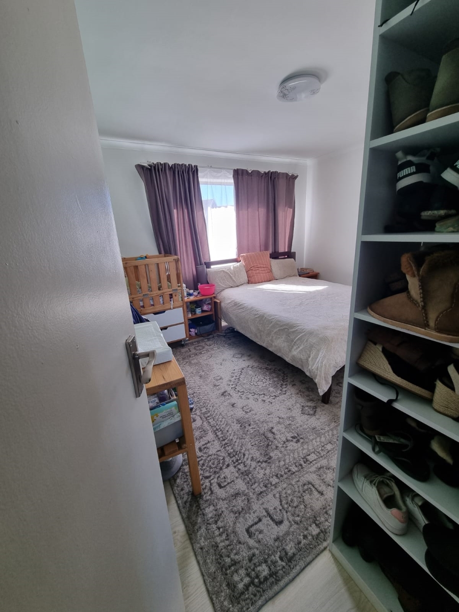 To Let 3 Bedroom Property for Rent in Southfield Western Cape